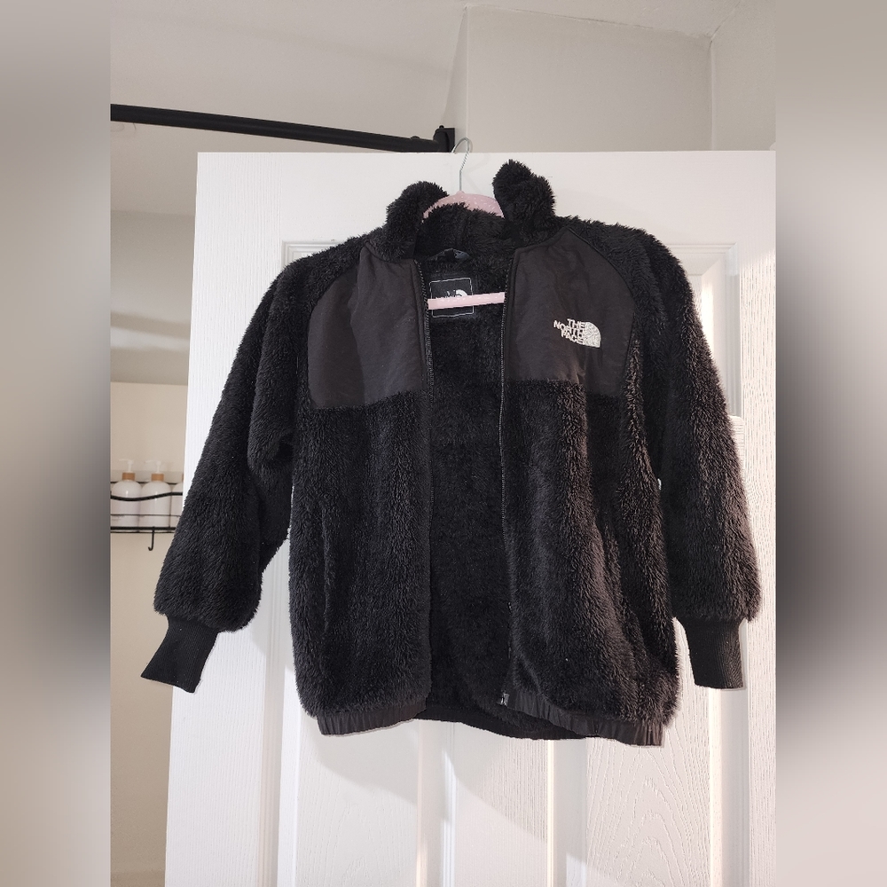 Size 11/12 girls/boys North face sweater